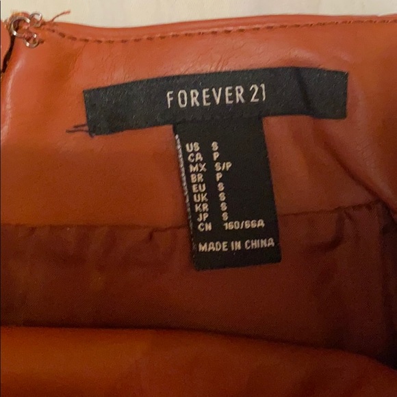 faux leather button skirt - Picture 2 of 3